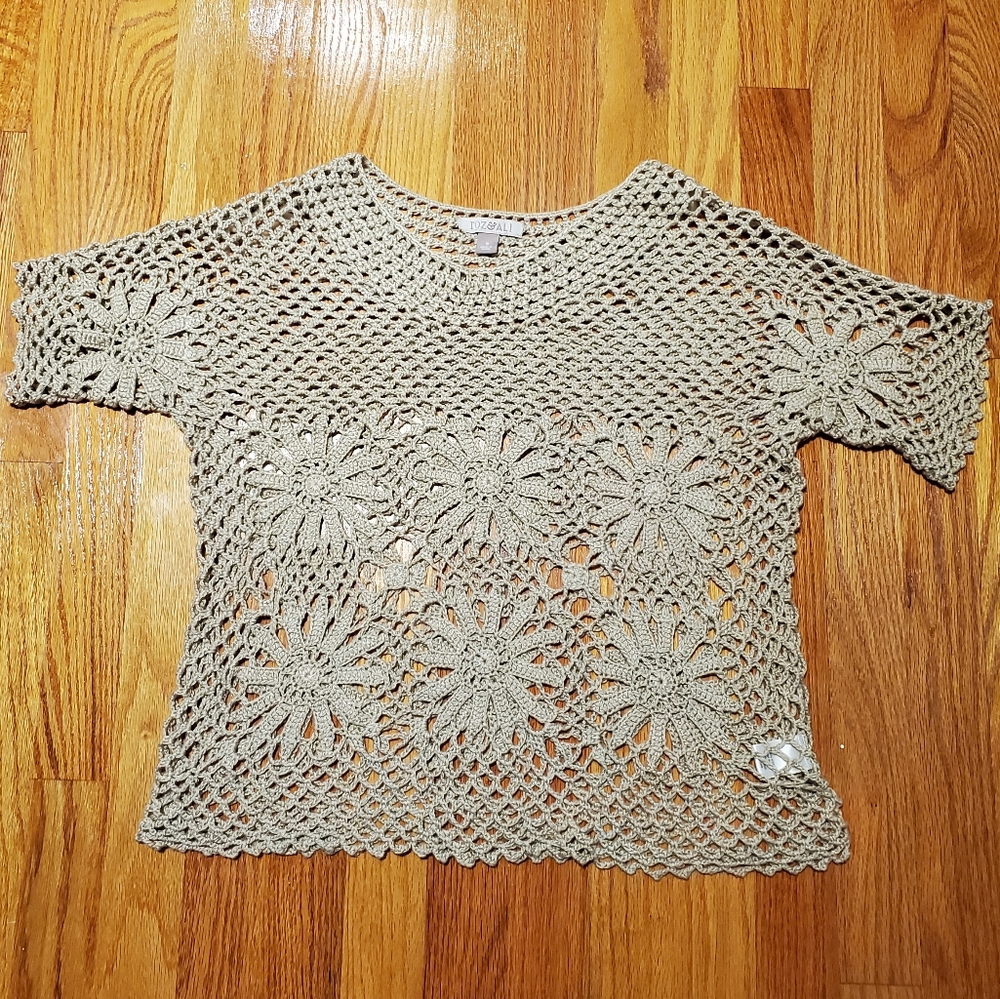 Crochet Boho Sweater small,super cute,super soft, beautiful detail,no rips/pulls